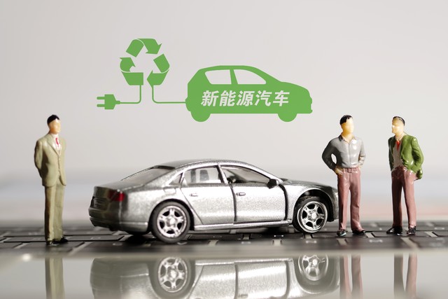 哥爱车：新能源汽车服务有哪些机会